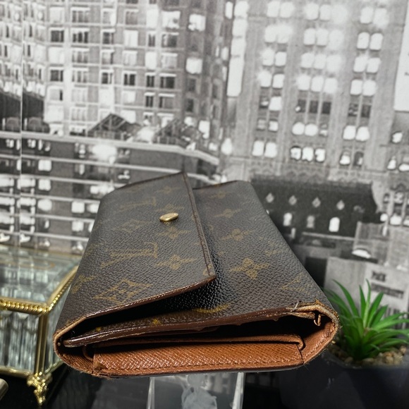SOLDAuthentic Louis Vuitton Monogram International Long Wallet - Picture 13 of 13